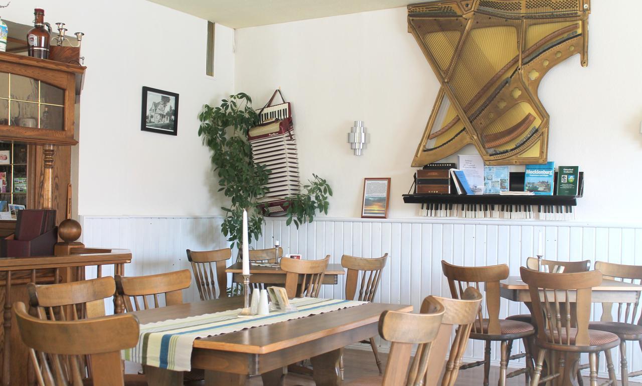Hotel Ratscafe Ueckeritz Esterno foto